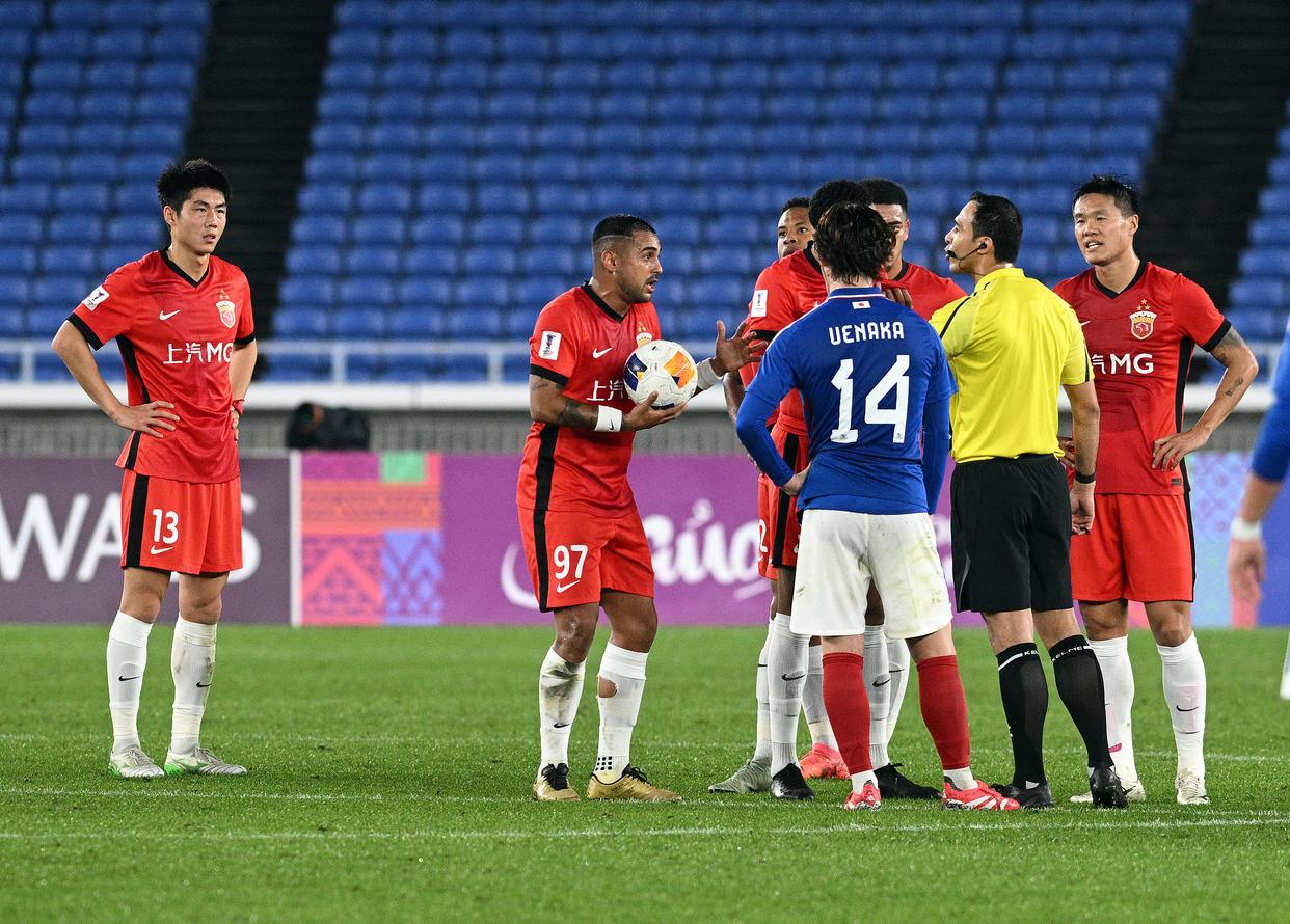 大胜在望!球队依凭出色表现确保下轮晋级 大胜在望!球队依凭出色表现确保下轮晋级