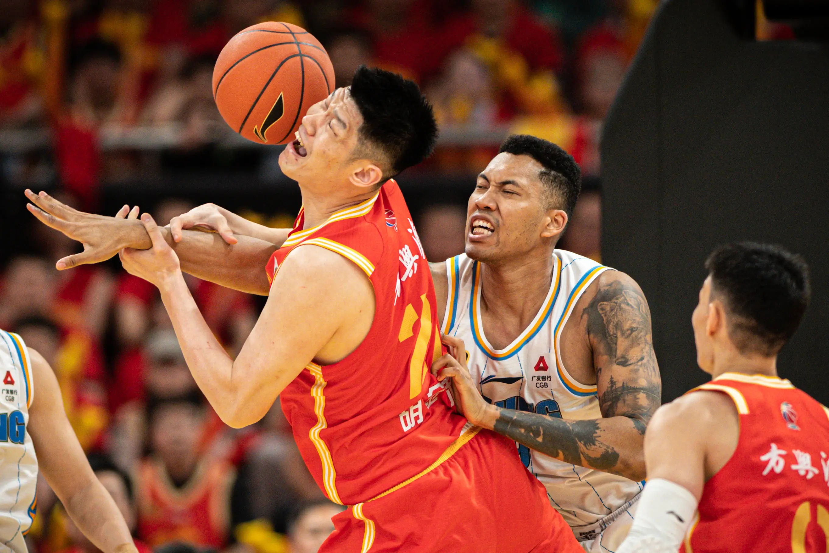 大胜在望!球队依凭出色表现确保下轮晋级 大胜在望!球队依凭出色表现确保下轮晋级