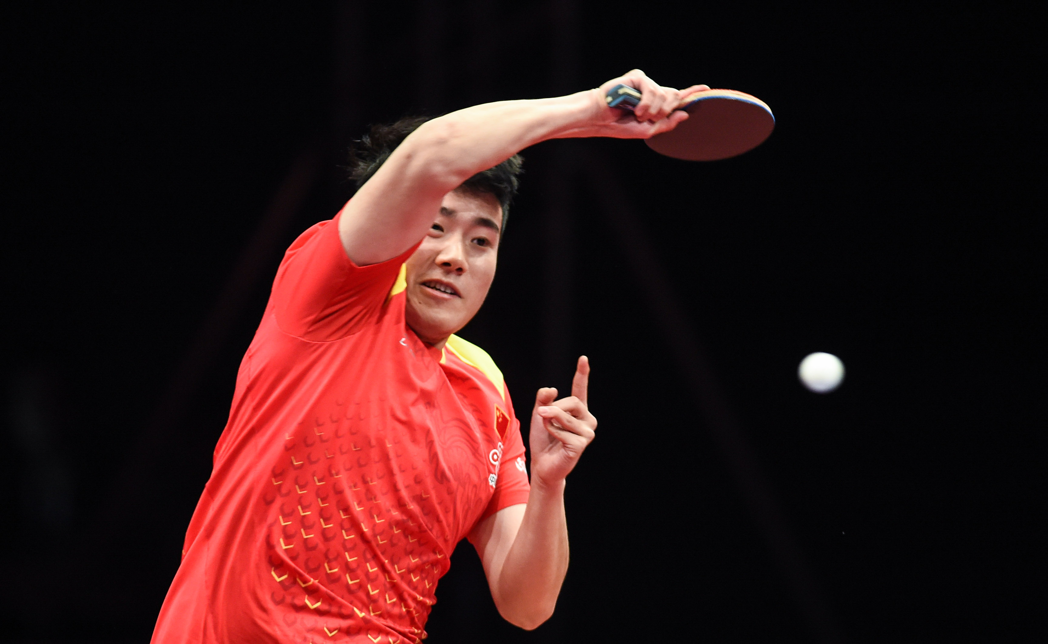 日本队险胜葡萄牙队，梁靖崑统治全场