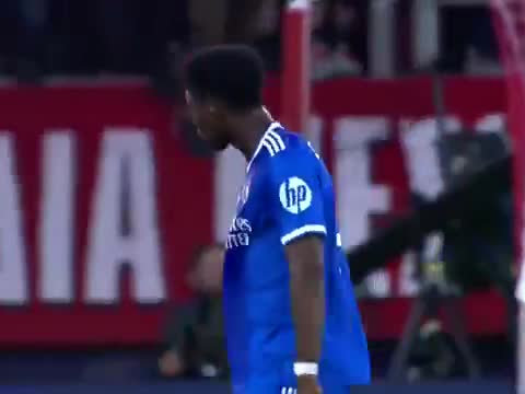 AC米兰逆转切尔西，楚阿梅尼统治全场