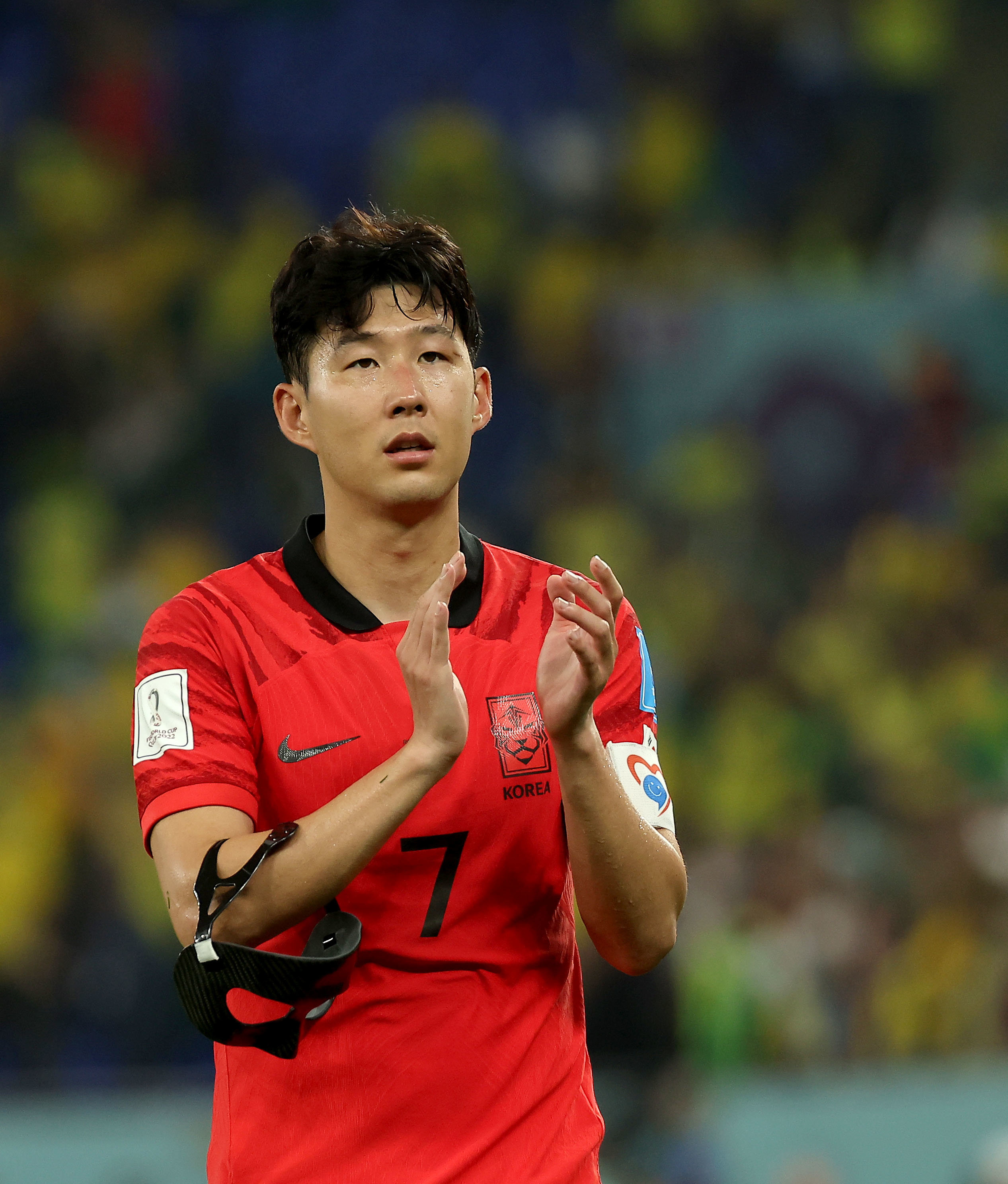 荷兰逆转乌拉圭，孙兴慜统治全场