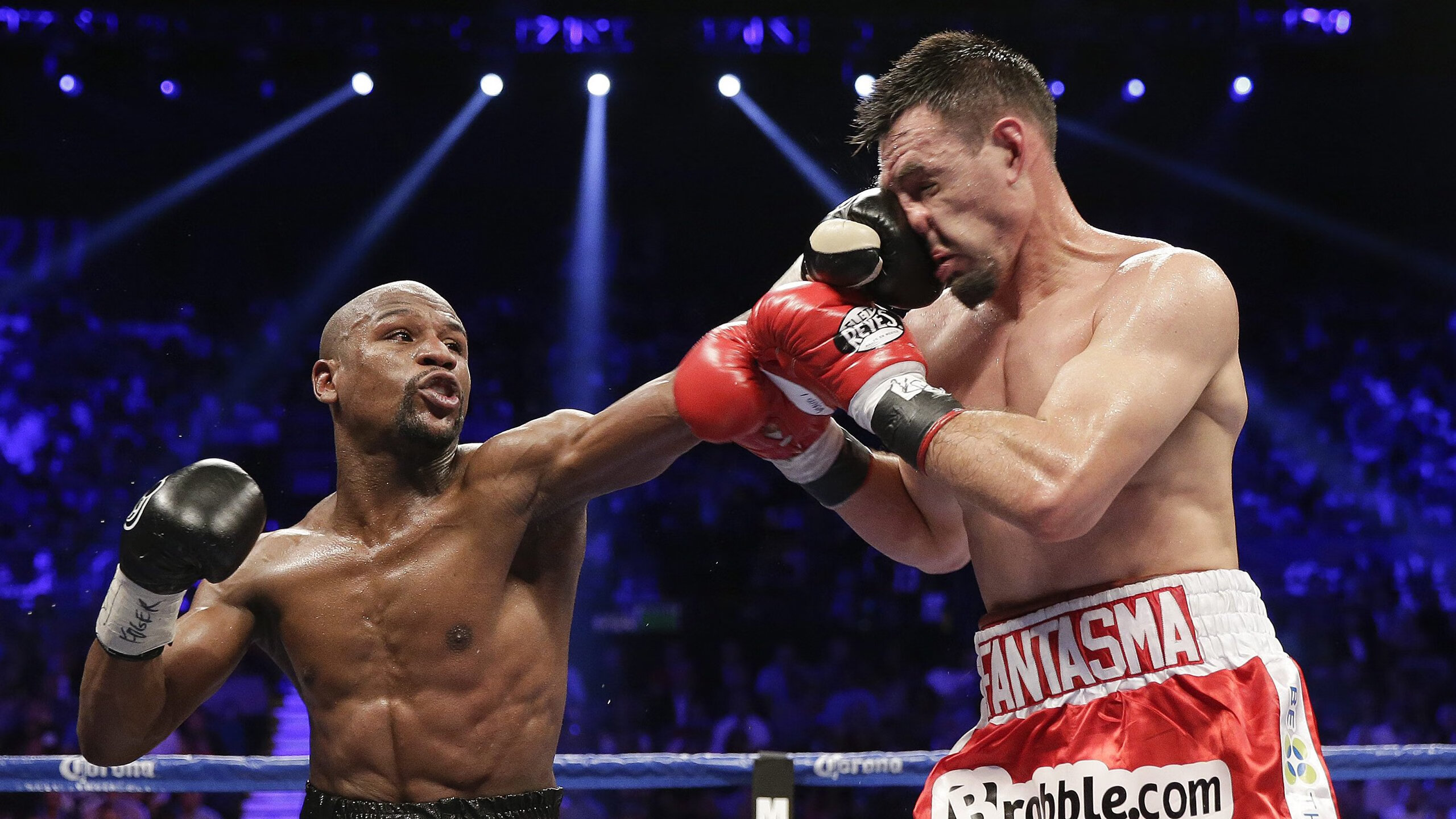 爱游戏体育-欧冠淘汰赛之夜，杰伦·格林关键战不手软